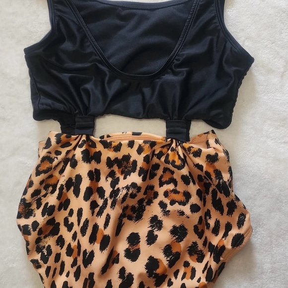 art class Black and Tan One Piece Swimsuit with Cutouts - Picture 7 of 8